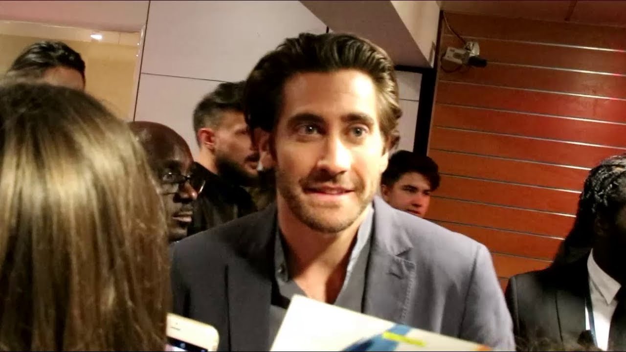 Jake Gyllenhaal meeting fans and looking cute during London Interview