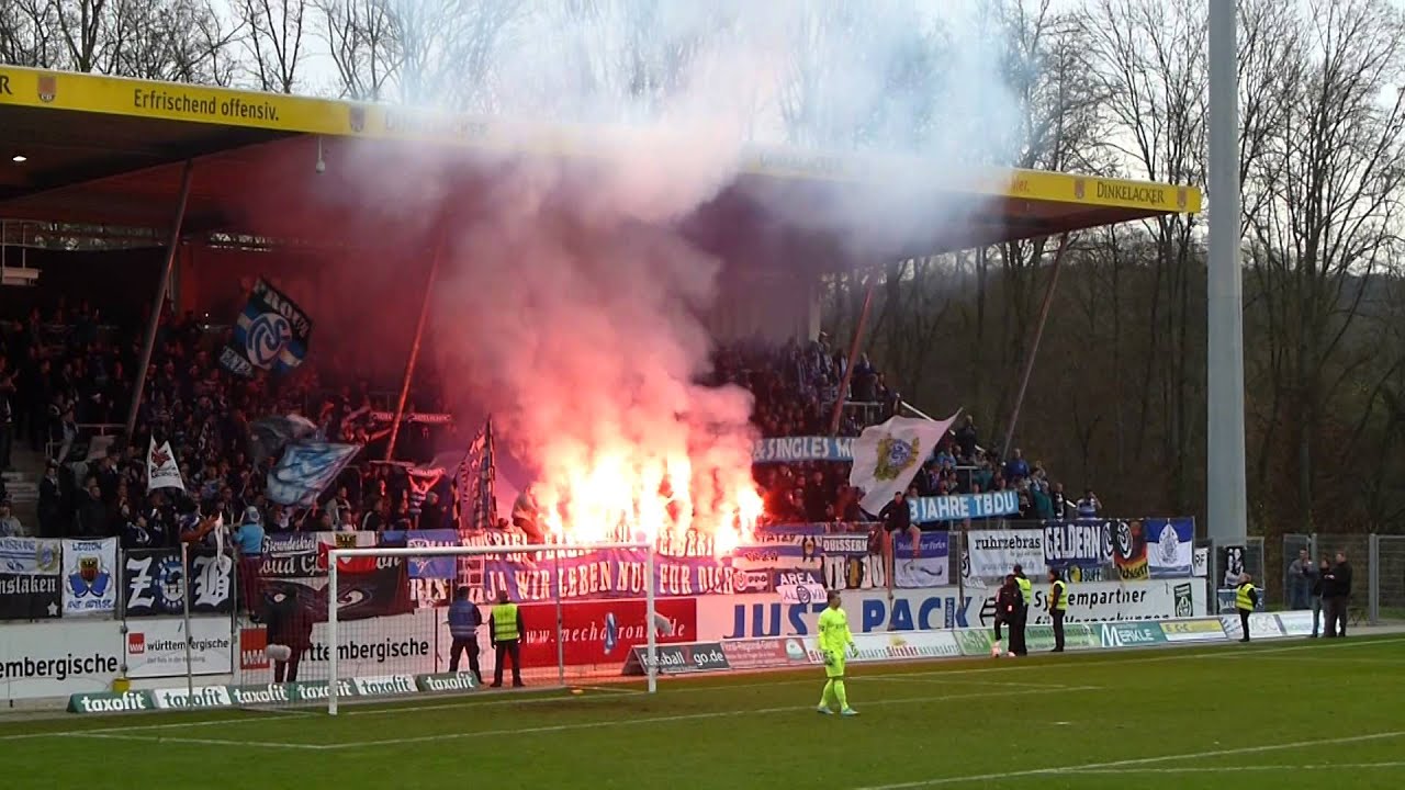 Duisburger Pyroshow in Großaspach ( Sonnenhof Großaspach - MSV Duisburg 13.12.14)