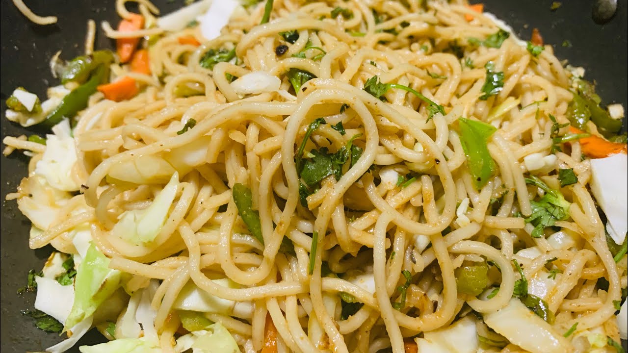 Hakka Noodles | Noodles recipe | No soya sauce, no chilli sauce, no vinegar | Hakka noodles recipe !
