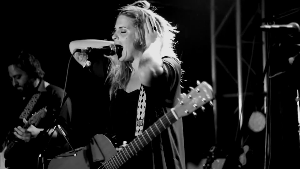 Ann Jangle - Nun With a Gun  (Live)