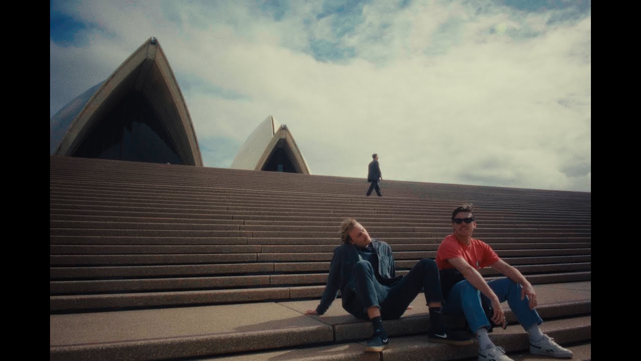 Club Cam&egrave;l - I Remember (Official Music Video)