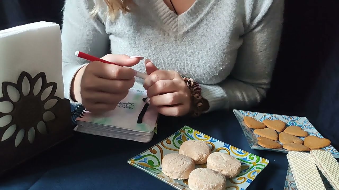 ASMR roleplay en español: Atención personal en mi cafetería ☕ #tapping #eatingsounds #waterasmr 🥰