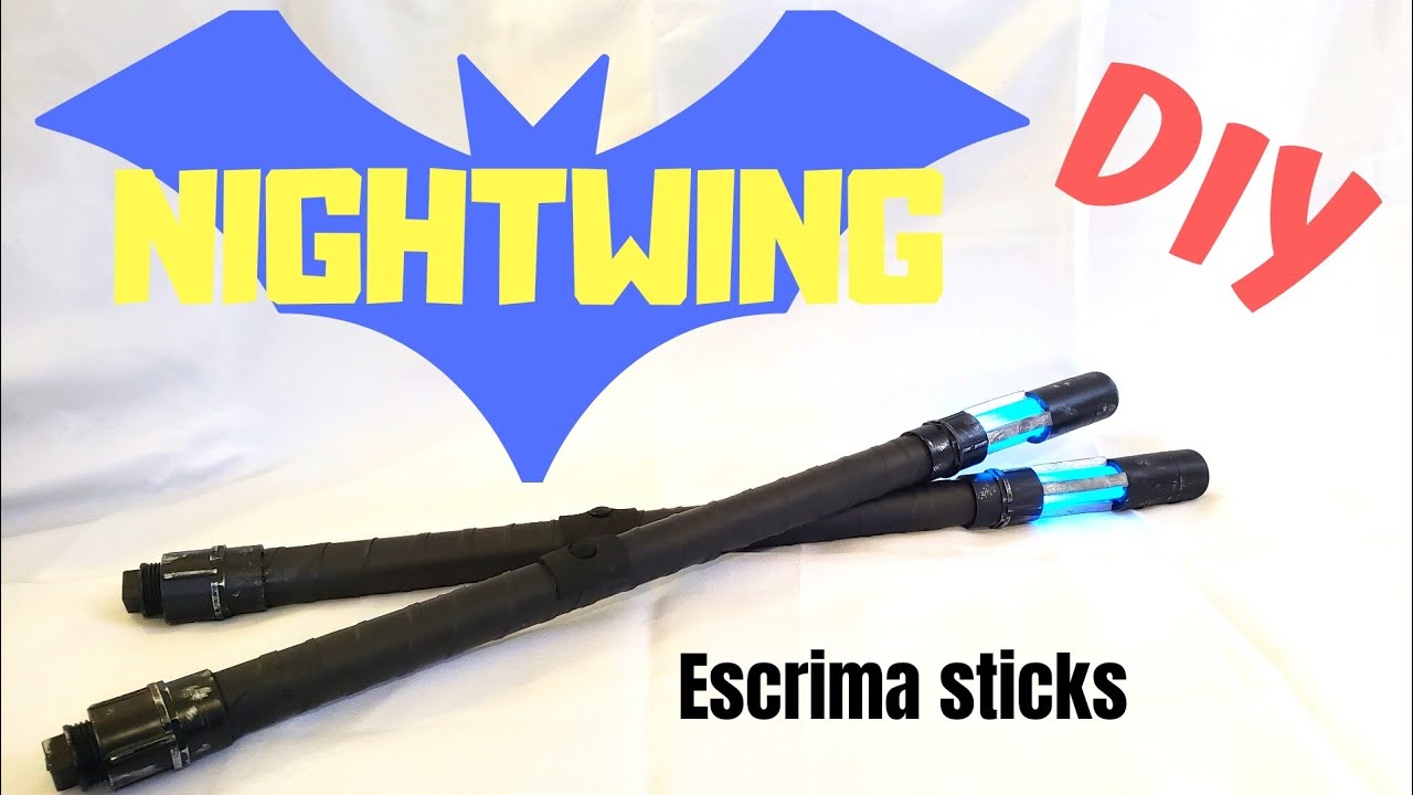 Palos de Escrima de Nightwing iluminados