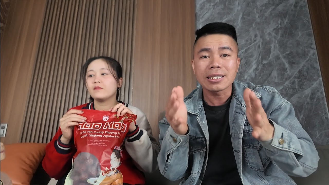 Cố Gắng Giúp Ba Mẹ Con Em Thùy | Luận Vlog