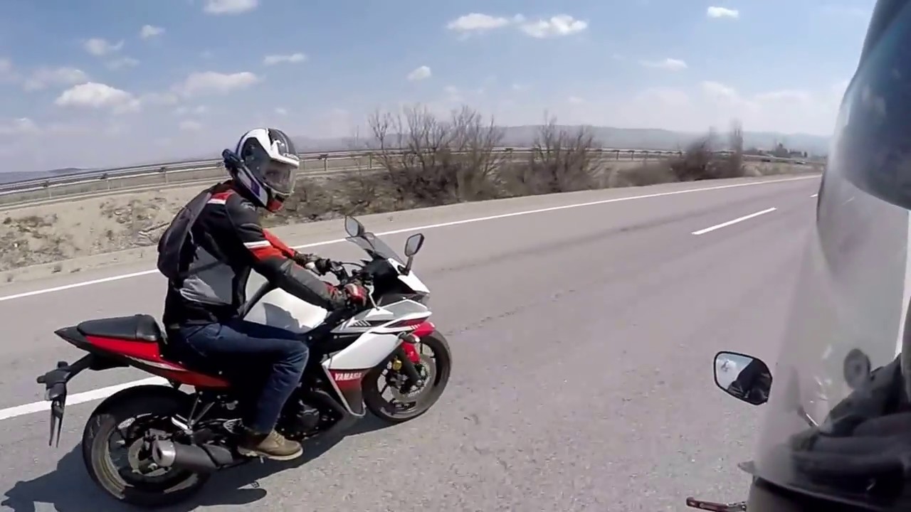Honda cbr500r vs Yamaha r25