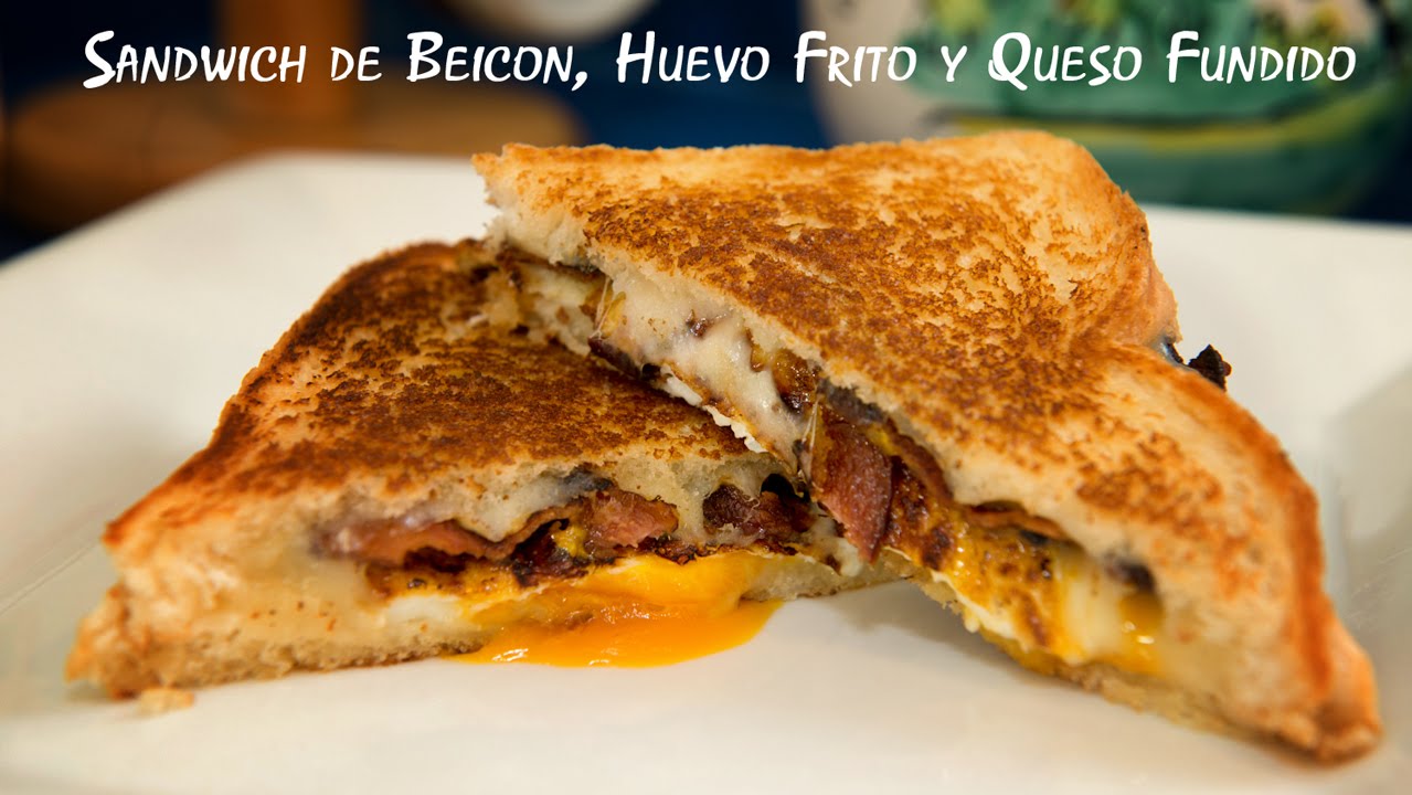 Sandwich de Beicon, Huevo Frito y Queso Fundido