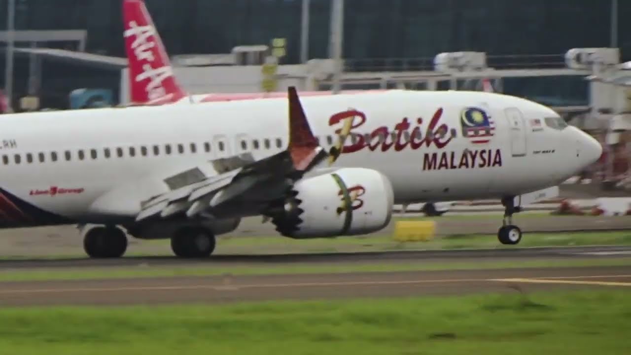 NONTON DEKAT BANGET, PESAWAT BATIK AIR MALAYSIA LANDING DI BANDARA SOEKARNO HATTA 
