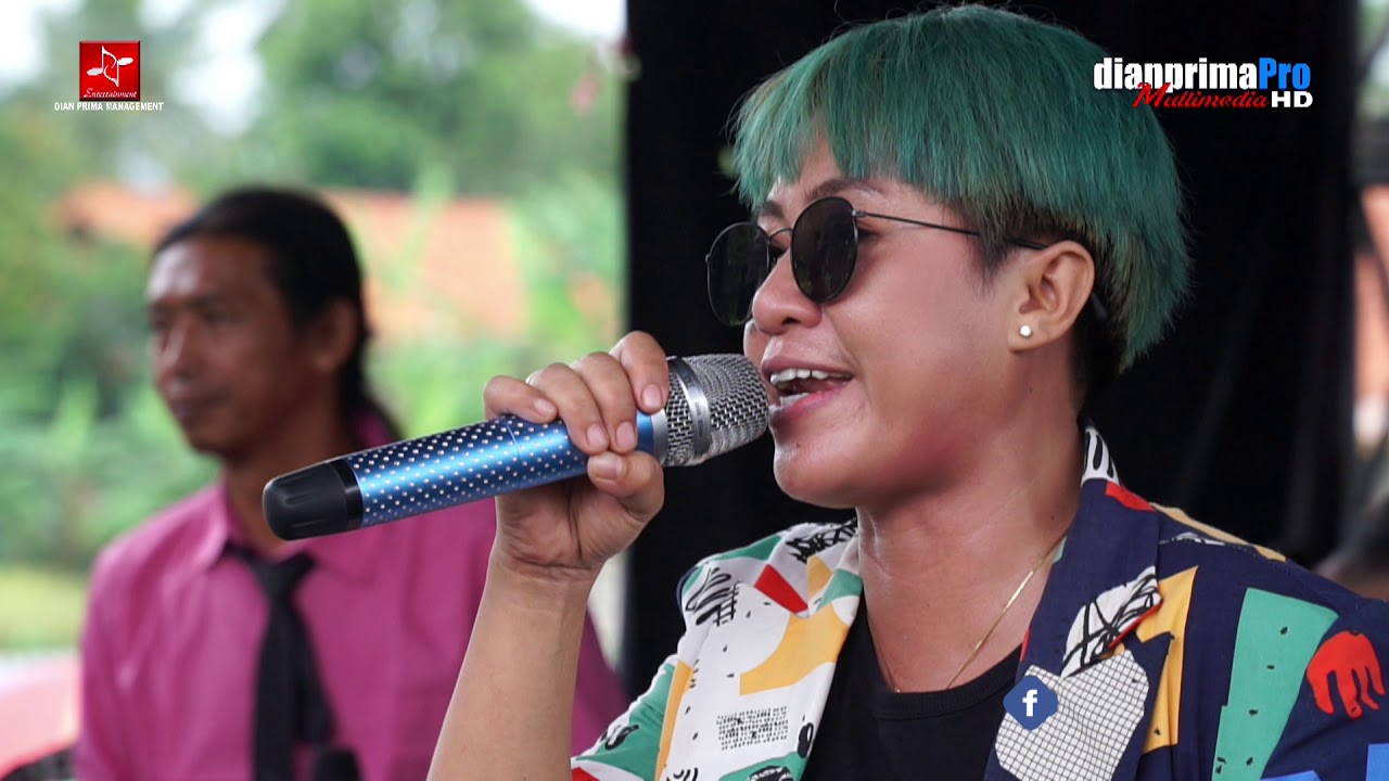 SARUNG ILANG - DIANA SASTRA
