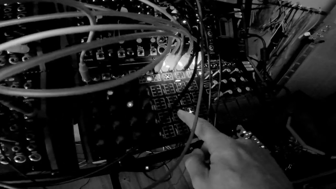 Relentless drift of Time - Dark Noise Techno w/Moog Mothership
