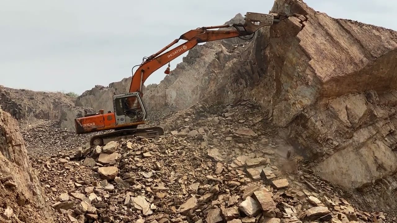 Jaw-Dropping Excavator Operator Skills So Crazy You’d Think They’re Fake! #2025