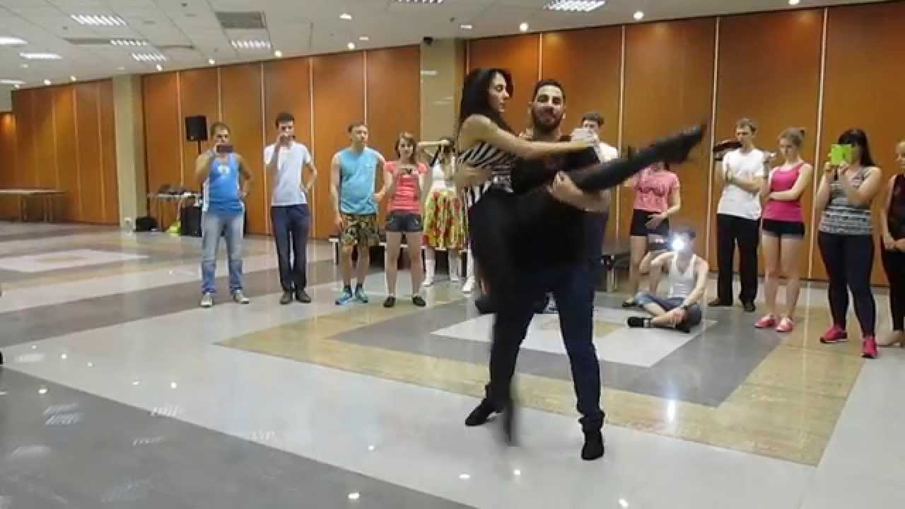 Daniel and Desiree [bachata sensual] Lifts and Tricks