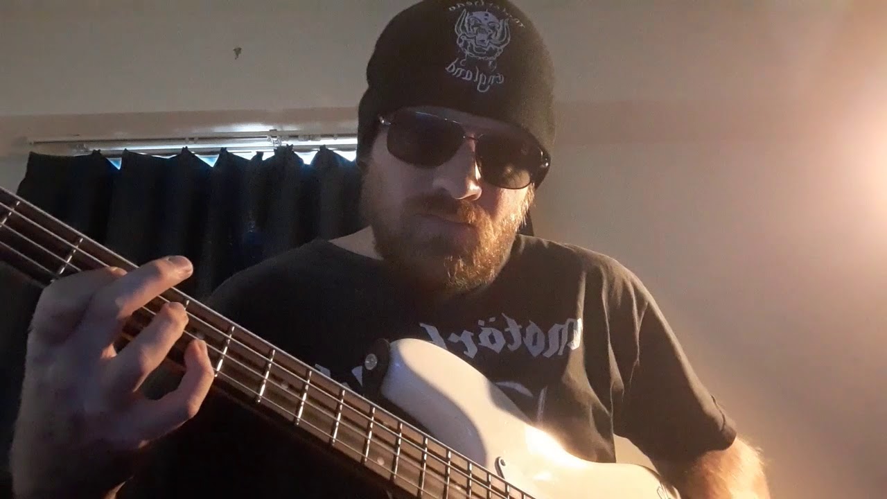 &spades;️ Mot&ouml;rhead: (Don't Let 'Em) Grind You Down &spades;️ (Bass & Vocal Cover)