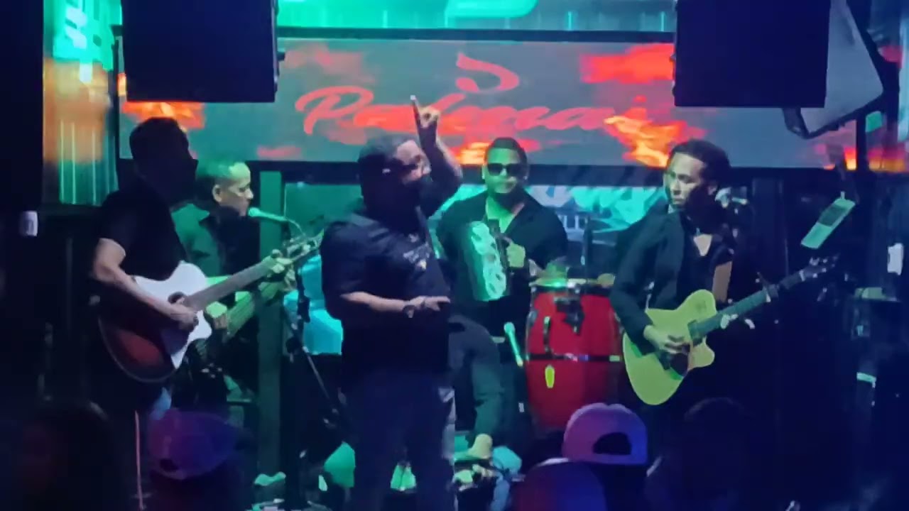 EL GRINGO DE LA BACHATA EN PALMAS REST DE LAWRENCE 