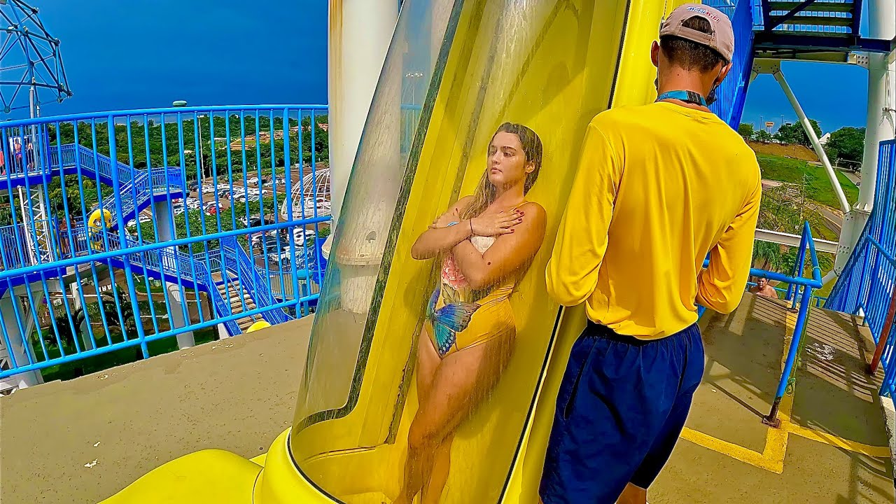 Adrenaline-Fueled Trapdoor Water Slide at Wet'n Wild S&atilde;o Paulo, Brazil