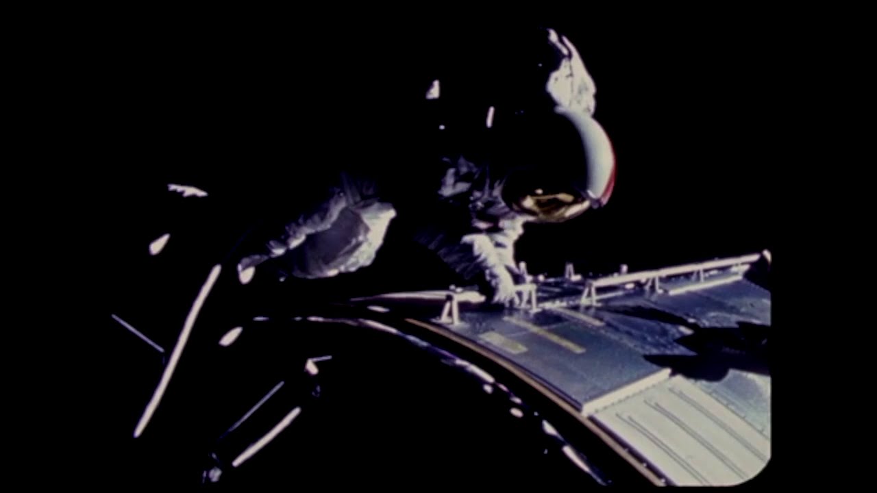 Andrea Van Cleef & The Forever People -  The New Earth (Live 04/12/2018) - space footage video