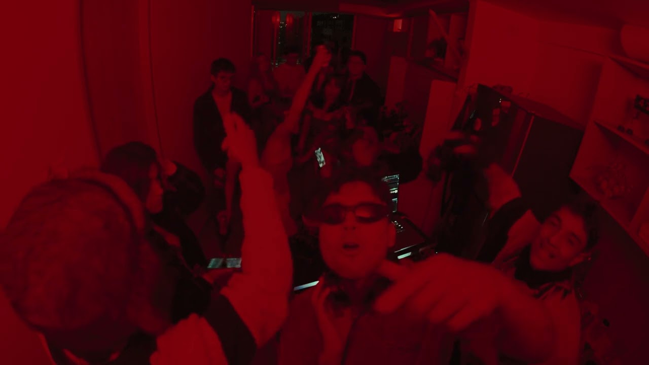 Miiud & Lea2k1 @ LaPerrera, BOG (CAP 1: Guau Guau Guau)