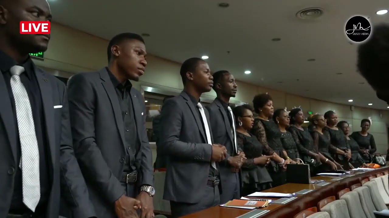 Kwaya Kuu Mt Yosefu Jimbo Kuu DSM ikiimba Wimbo wa Sauti Yao Yaenea kwenye Mkutano wa Maaskofu.