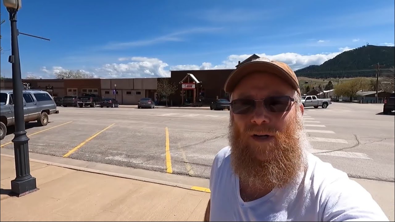 Frauditor Makes A Fool Out Of Himself At A Post Office In Wyoming