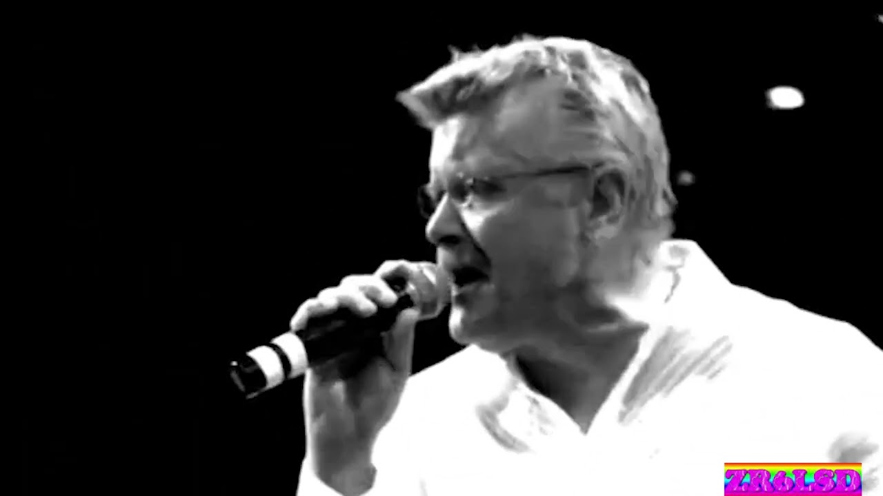 Dennis East -  CCR Medley The Midnight Special Hey Tonight Proud Mary Rolling on the river.