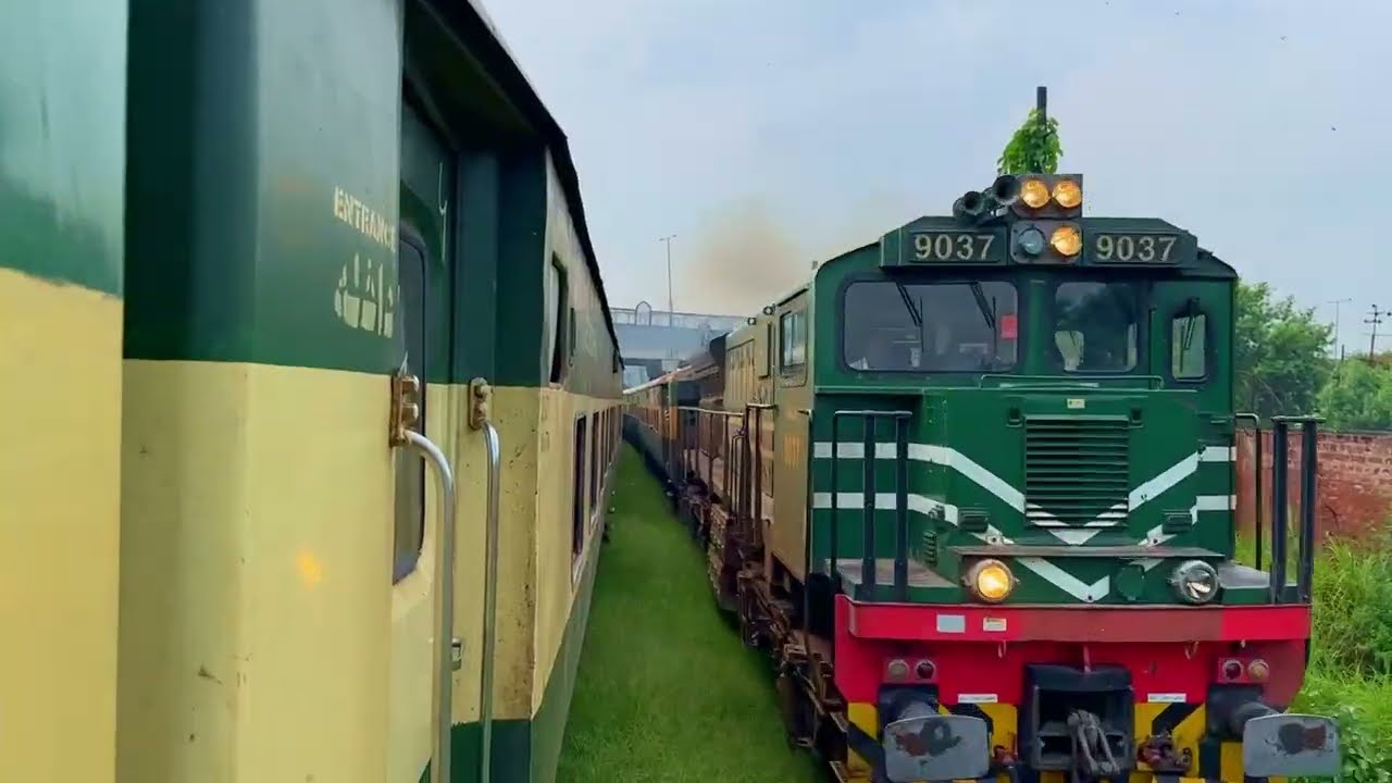 Journey Karachi Express | Raiwind To Lahore | Delayed 4hr 27min | Abandoned Railway Coaches