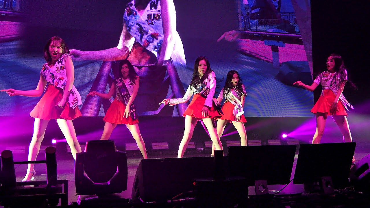 2019.02.07 Redmare Concert in LA - Red Velvet - Look (Fancam)