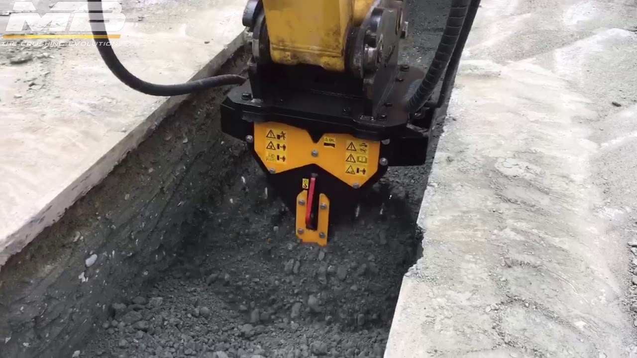 An MB-R800 drum cutter for trenching projects