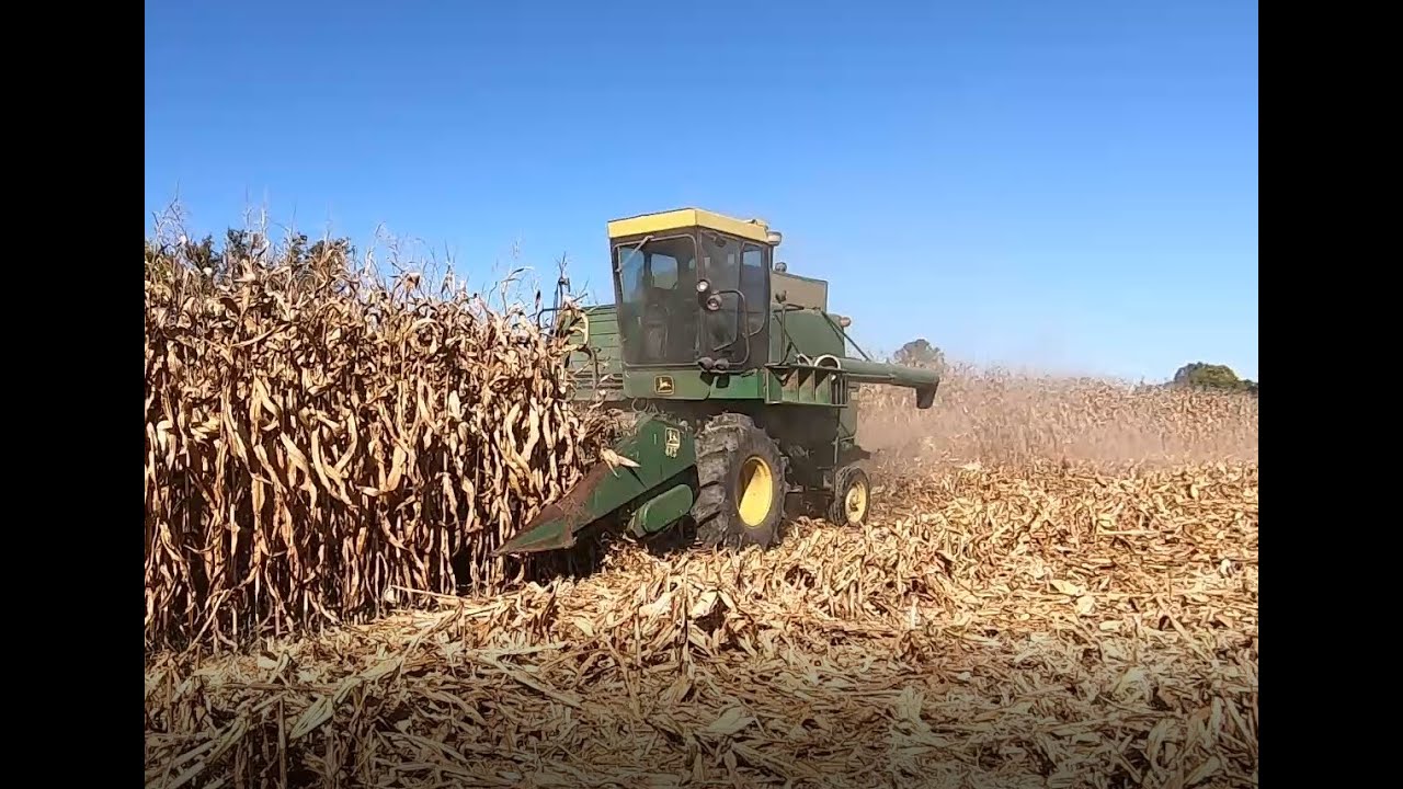 Day 2 of Corn Harvest 2022 John Deere 4420 Combine