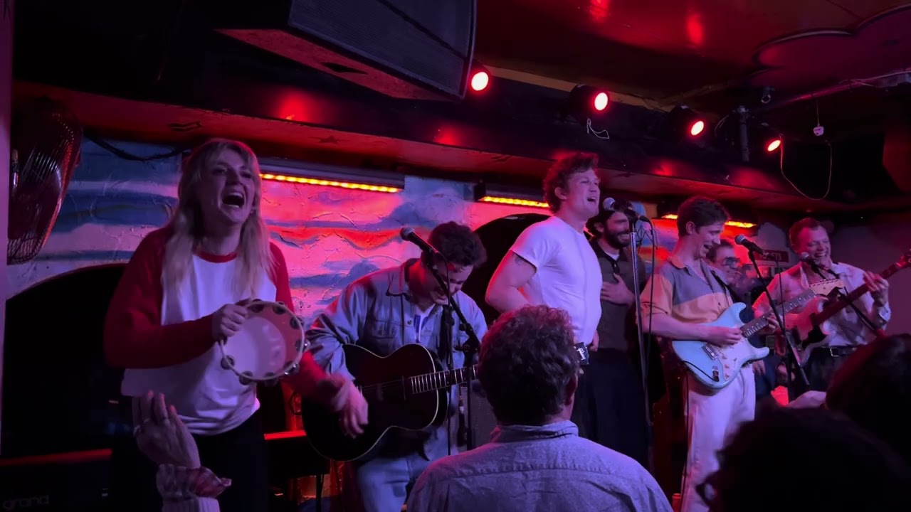 MAGGIE FRISBY AND THE SKINS - Let's Have a Party, live at The Shacklewell Arms, London