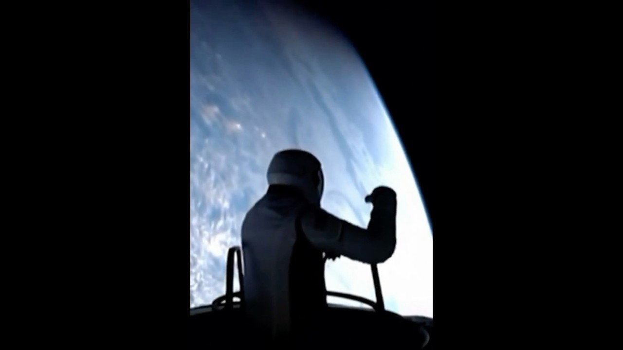 Os astronautas vendo a terra de cima