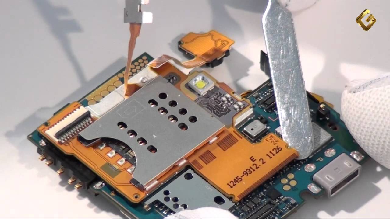 Sony Ericsson Xperia Ray - как разобрать телефон и из чего состоит