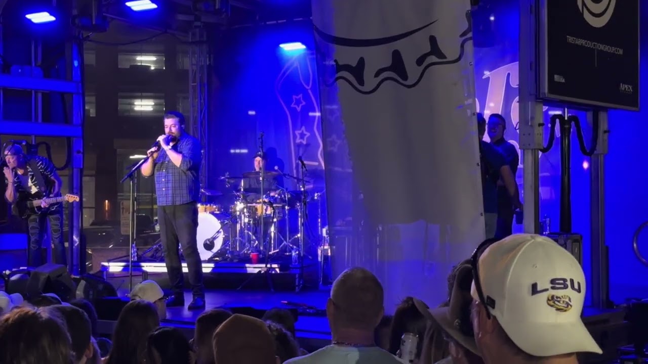 Chris Young Introduces Band | “Free Bird” + “Kiss” Live | Losers Nashville Album Launch 2025 🔥 
