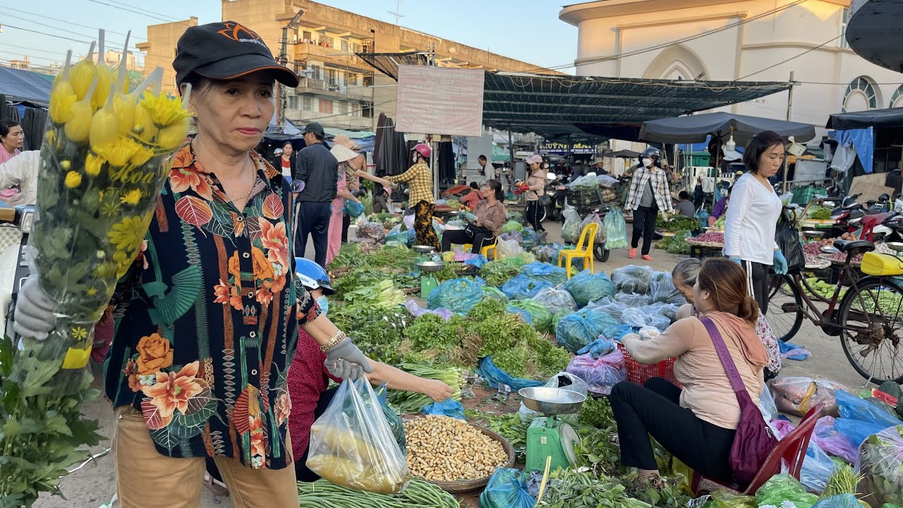 Cận Cảnh Chợ Đầm Nha Trang Từ Tờ Mờ Đến Sáng | Nhộn Nhịp Nhất Lúc 3 Giờ Sáng