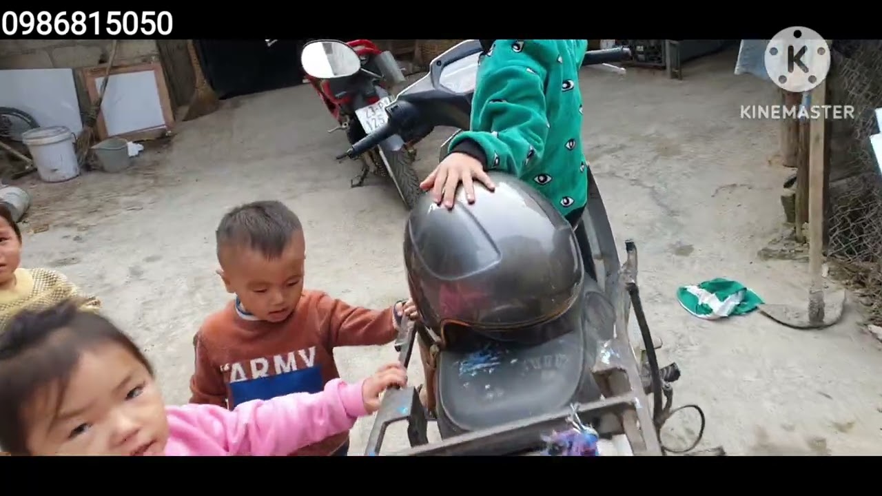 CHÁU TỦA CHÁU NÔ MỒ CÔI BỮA XÔI SÁNG ĐI HỌC