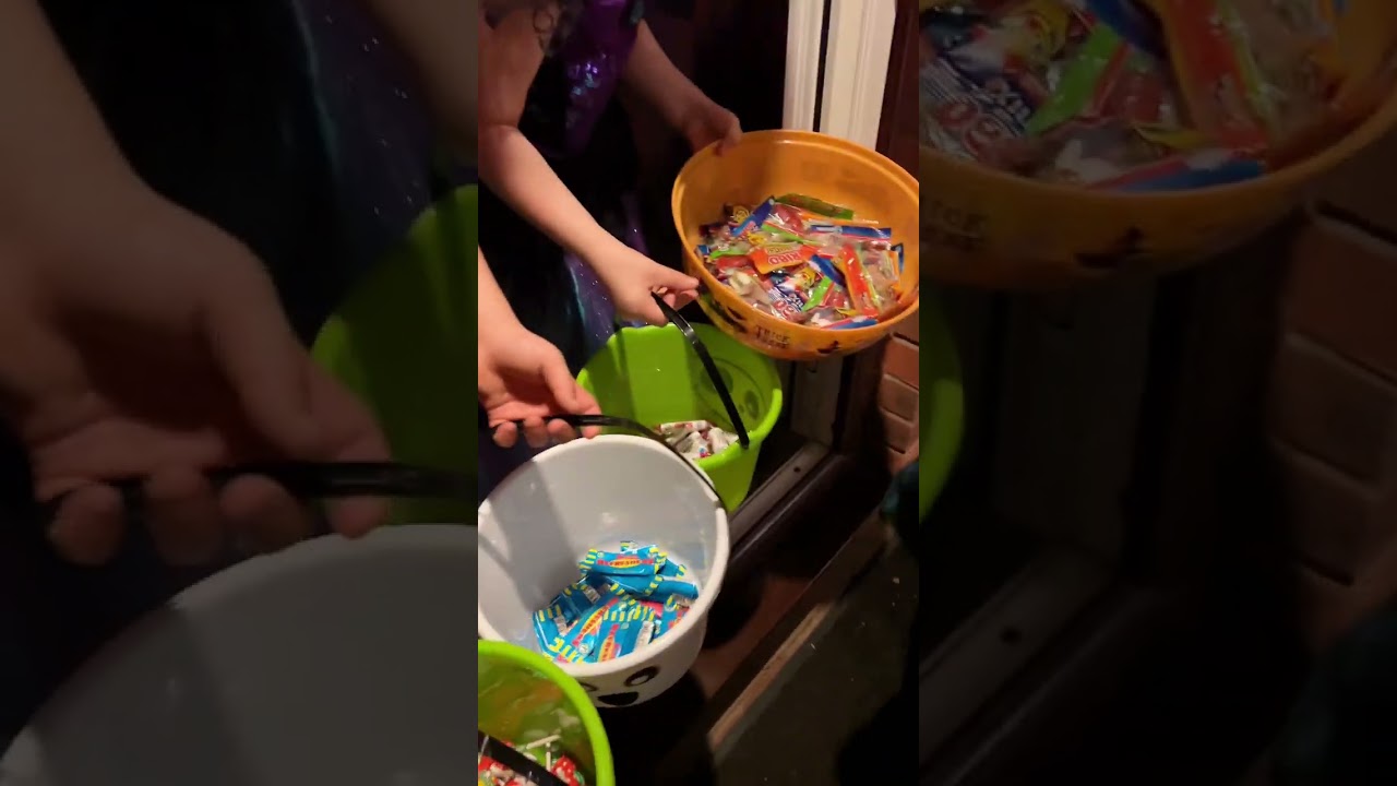 First time nilang mag trick or treat dito sa UK! 🇬🇧