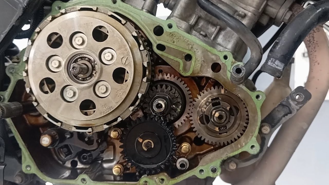 CAMBIO DE REFRIGERANTE (MANTENIMIENTO BOMBA DE REFRIGERANTE)  SUZUKI GSX-S o GSX-R 150cc