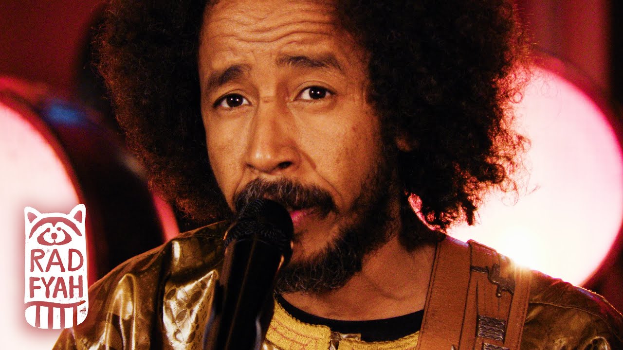 Tamikrest - Awnafin - Rad Fyah Studio (on the road) Live Session