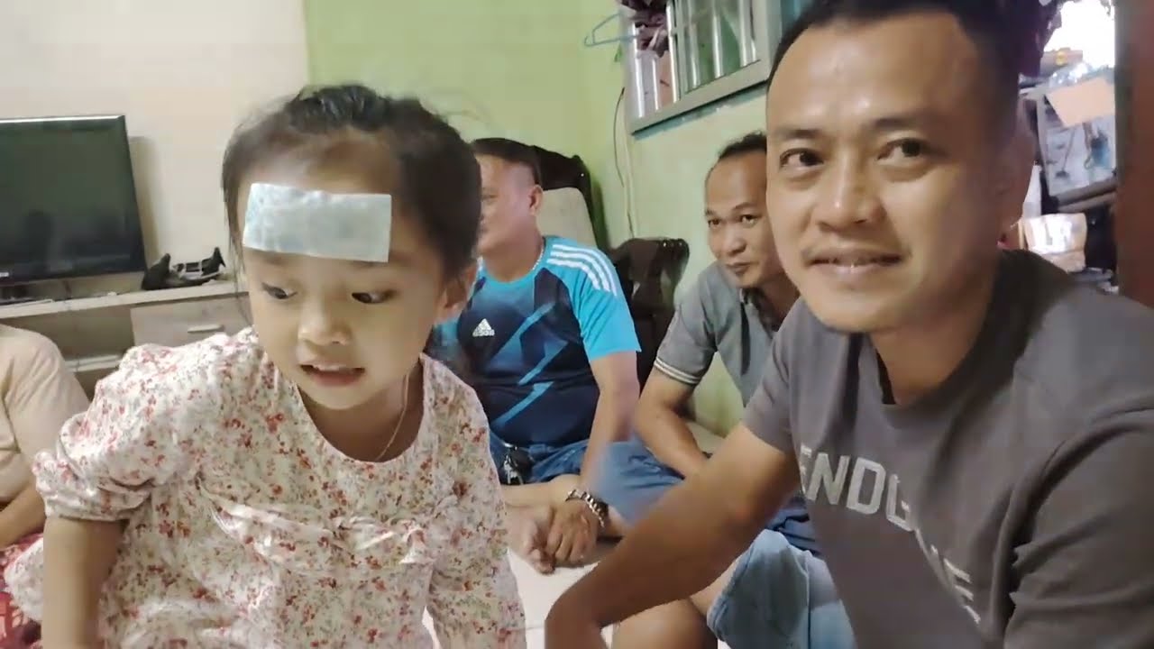 Bawa datuk dan nenek melawat ke rumah saudara mara terdekat di miri