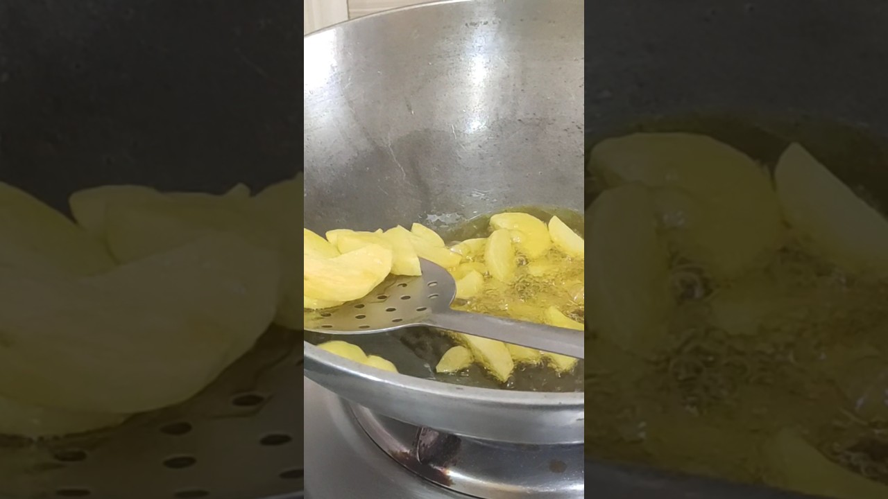 चलाओ ना नैनो से बाँड़☺️😱 #ytshorts #trending @chandanikumari1384 #allumatarrecipe #cooking#viralplzz