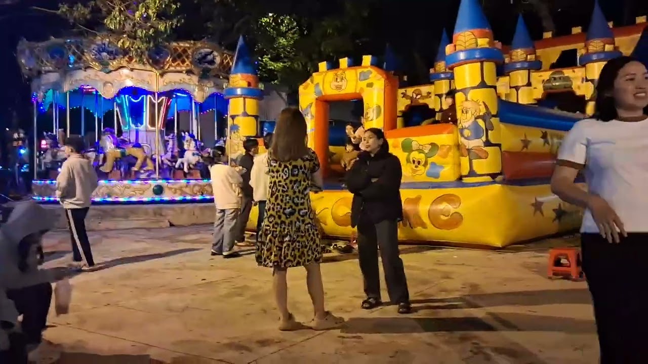 Đi chơi lô tô bên công viên chứ sê 