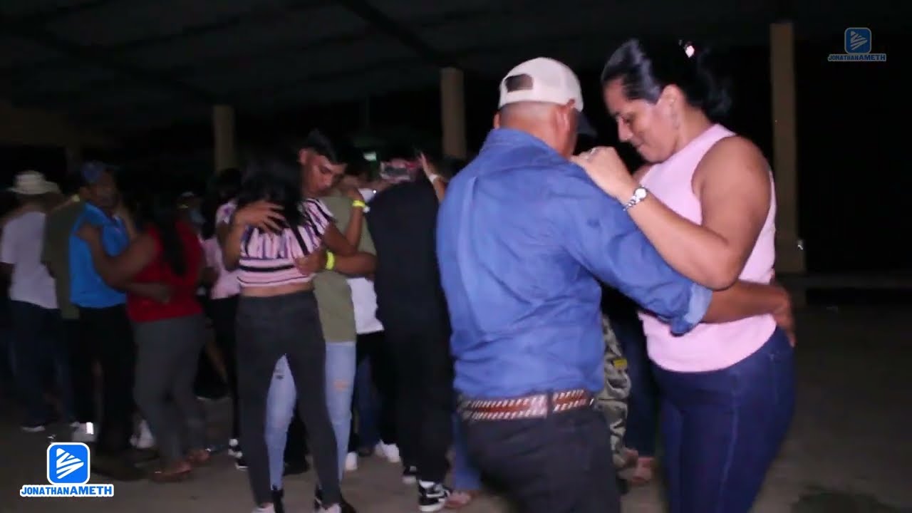 Quisiera hacerte mía - Santo Chirú & El Raíces de mi Pueblo en vivo