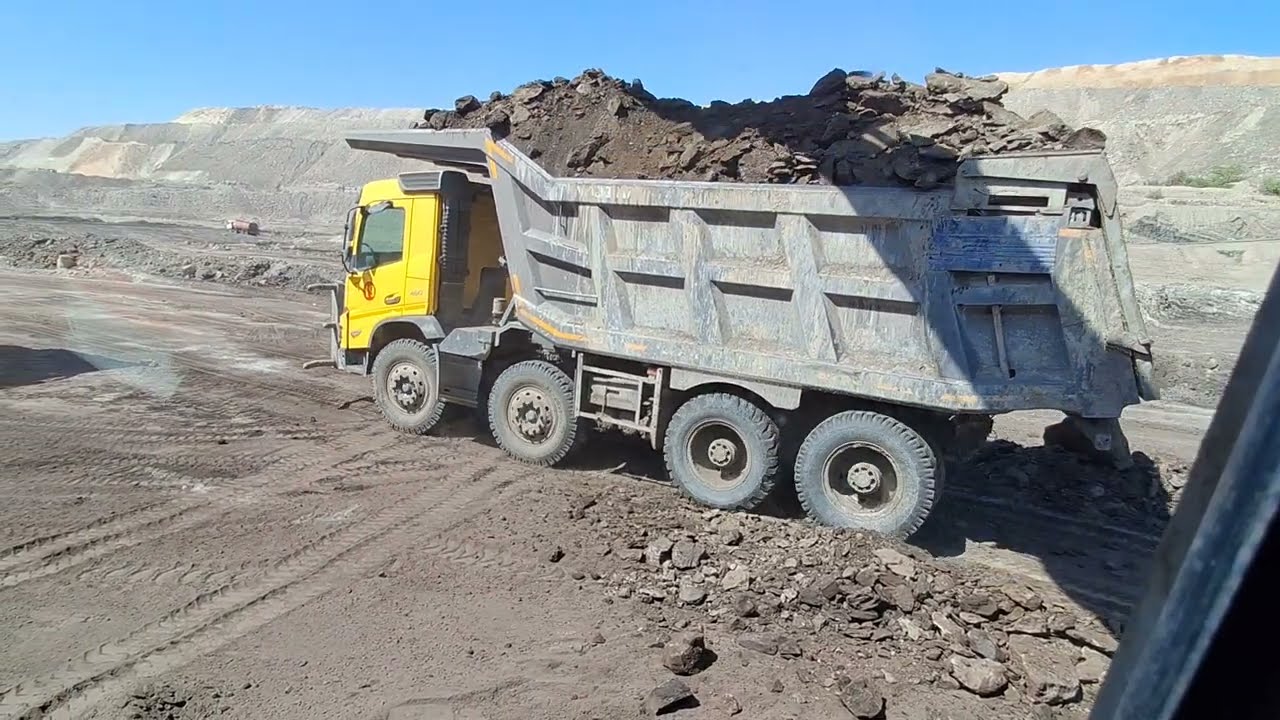 Volvo truck canopy full loading 