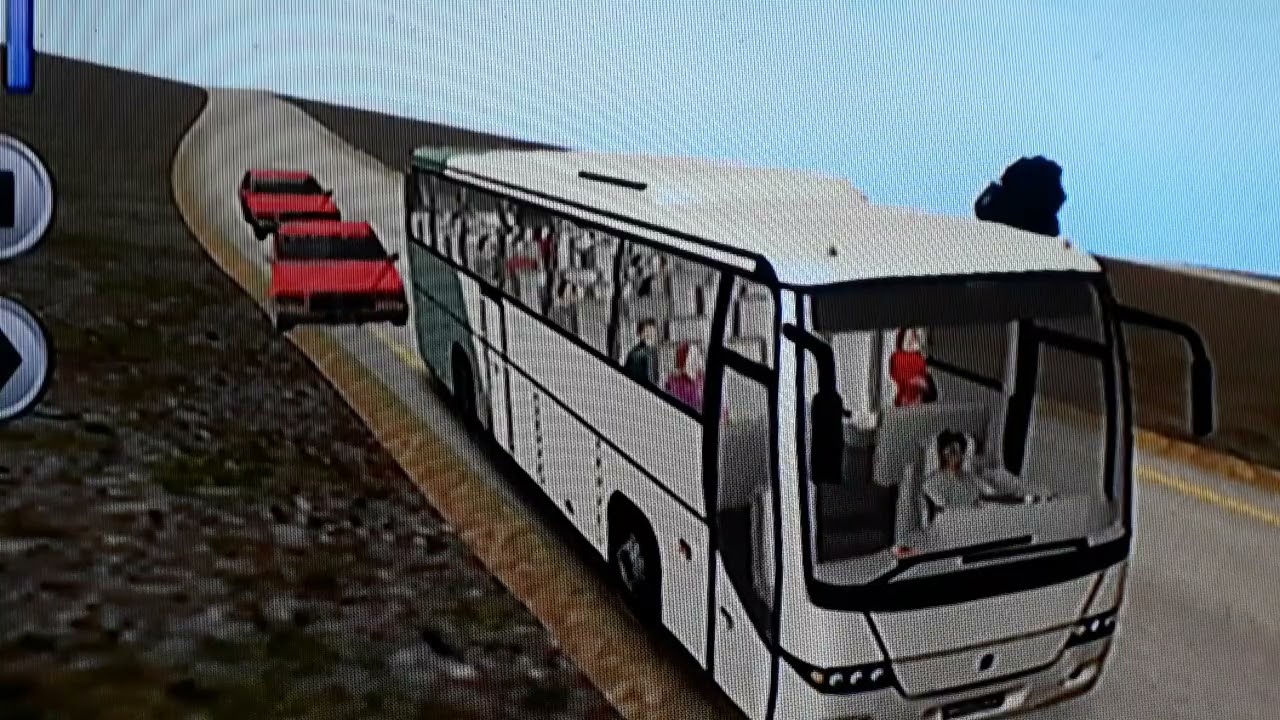 Ônibus nas montanhas 