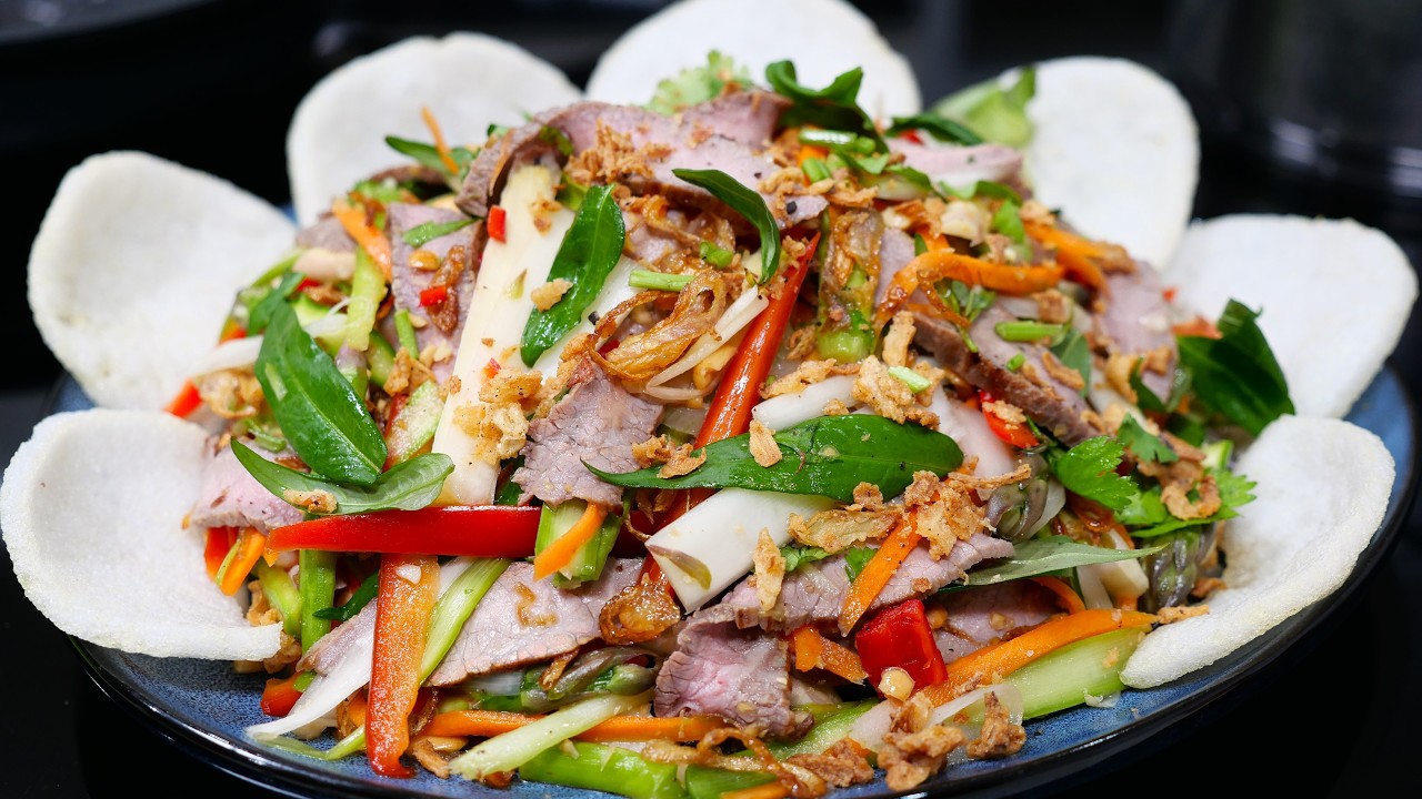 Bạn có Biết Gỏi Măng Tây Thịt Bò Thơm Giòn Ngon, Bổ hơn Cả Gỏi Ngó Sen Tôm Thịt Nữa by Vanh Khuyen
