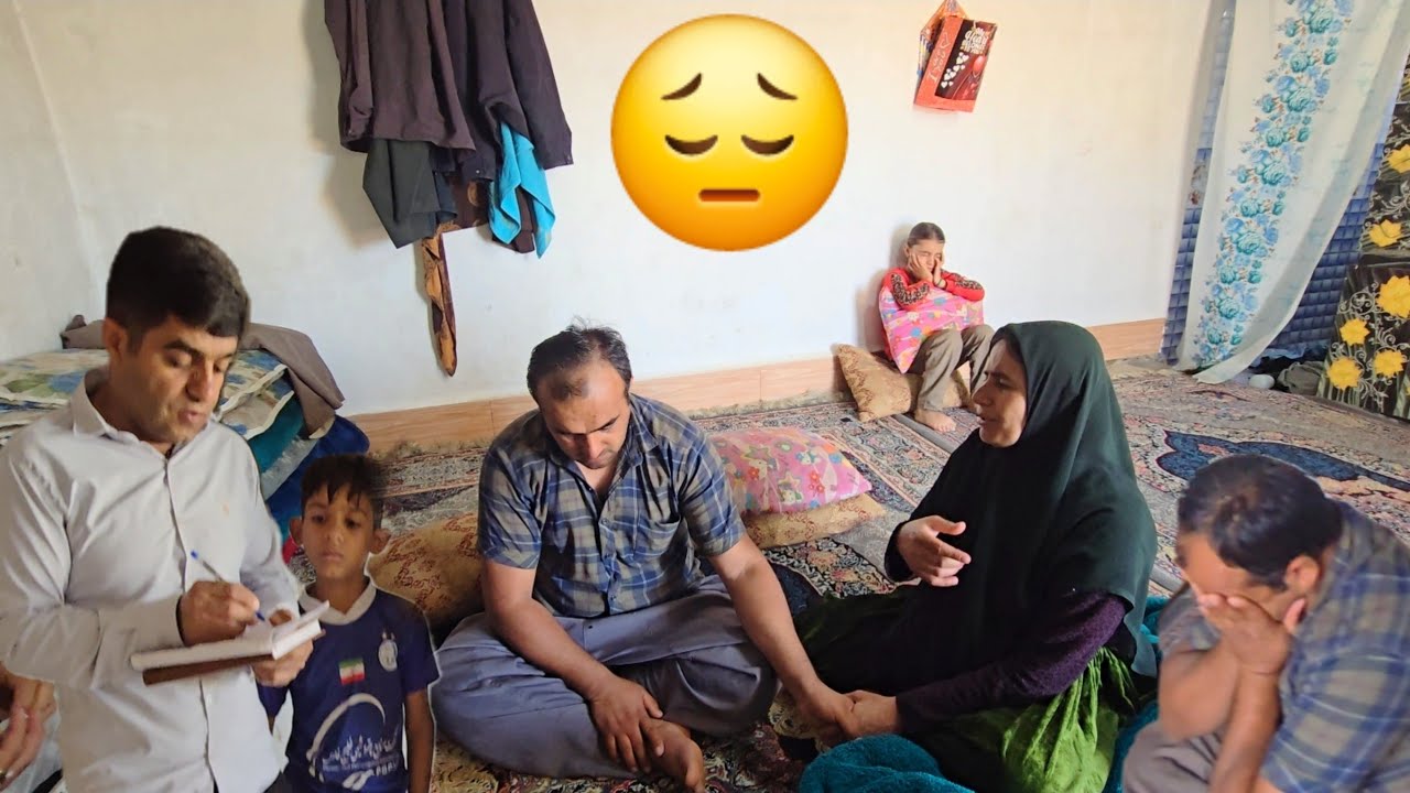 Sakineh's bad situation: Khosrow comforting her | Family's sadness