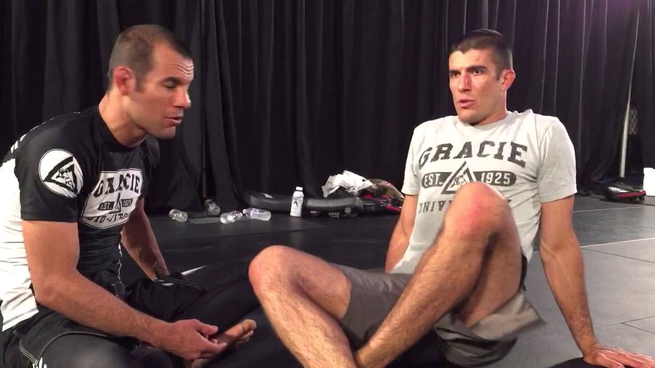Райрон Грейси против Джоша Барнетта (Gracie Breakdown)
