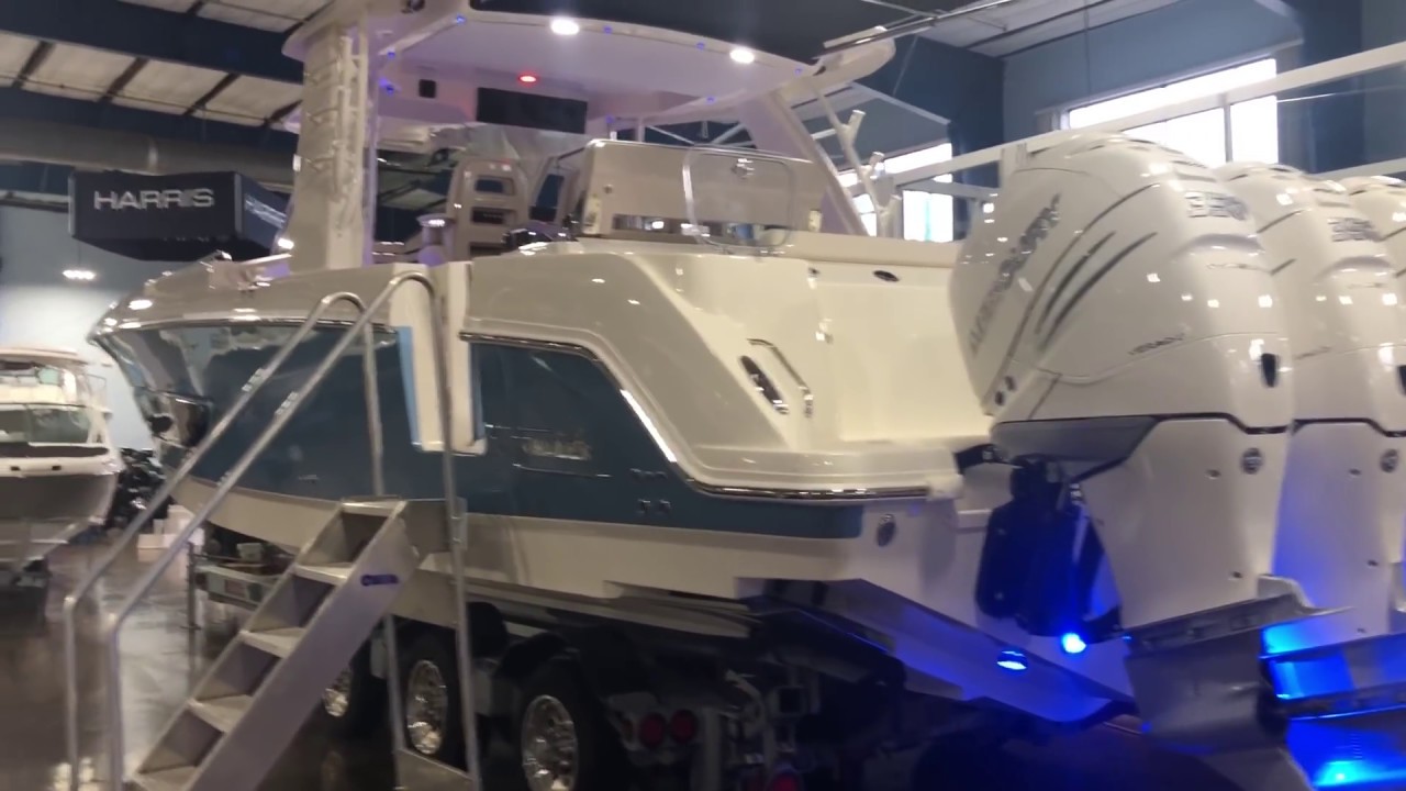 2018 Boston Whaler 420 Outrage Boat For Sale at MarineMax Clearwater