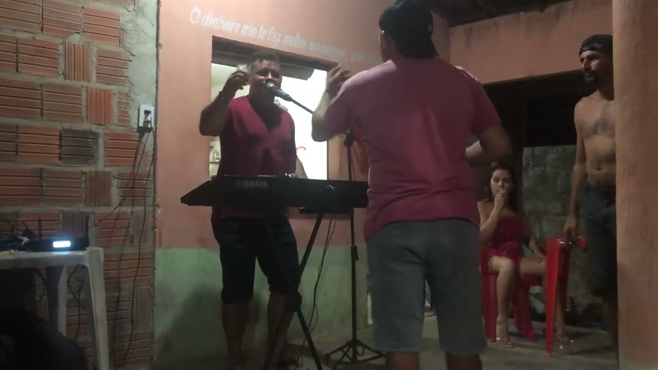 Antônio Martins     Falando com ciúmes #bregãoapaixonado  @sandrolucio