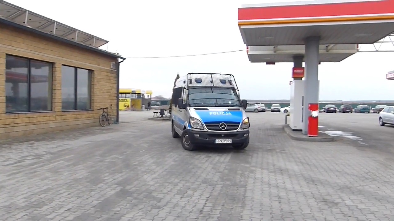 Lotnisko Rzesz&oacute;w Jasionka - Przepędzić Policje z parkingu  Kiedy przyjdę to przerwa