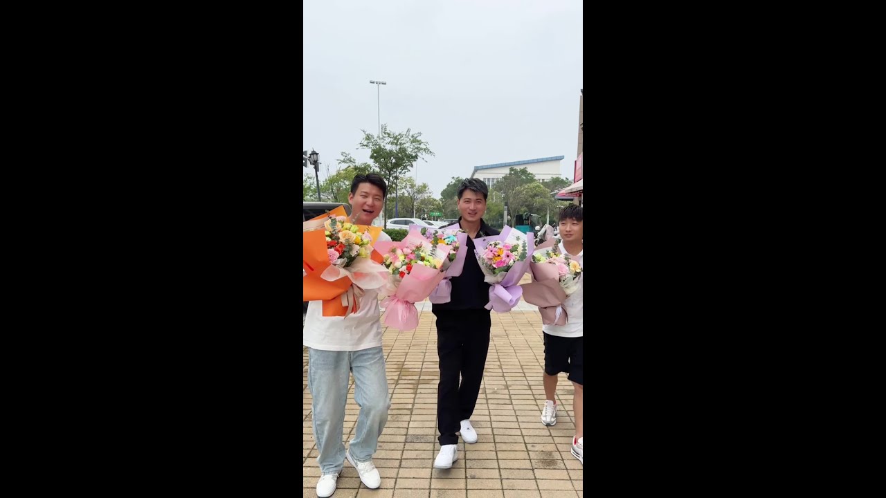 回家了，家里的空气都是甜的，谢谢男团们给的仪式感，归属感。#记录幸福时刻留下美好回忆 #分享幸福时刻 #日常vlog #回家