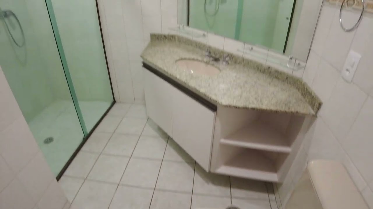 Apartamento no Condomínio Thaís